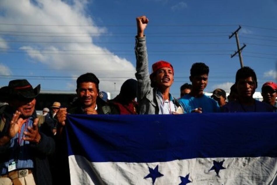 Migrantes rechazan el apoyo de EE.UU. al Gobierno de Honduras