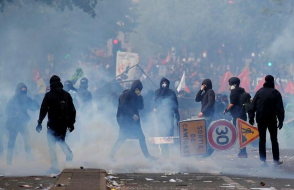 La protesta de los chalecos amarillos pica y se extiende a Europa