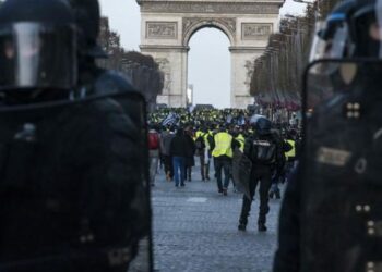 Francia. Una nueva jornada de manifestaciones de los ‘chalecos amarillos’ bajo el lema ‘Todos al Eliseo’, en imágenes