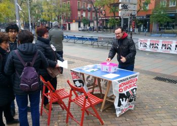 Los distritos y municipios de Madrid celebran su simbólica consulta sobre el modelo de estado