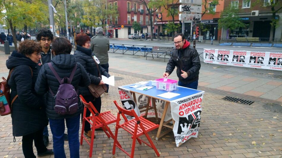 Los distritos y municipios de Madrid celebran su simbólica consulta sobre el modelo de estado