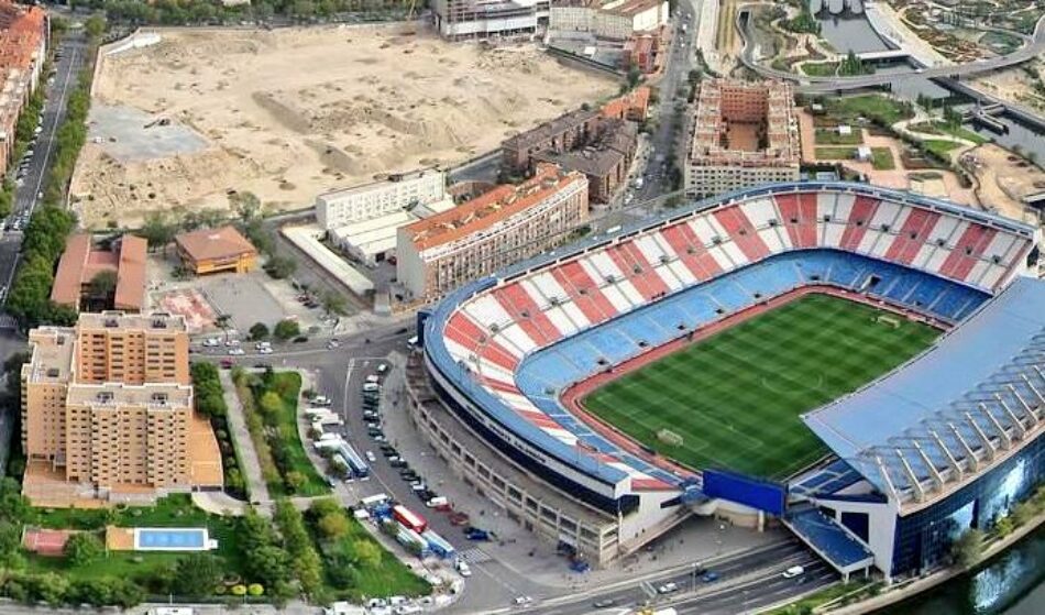 «Las obras se hacen bien o no se hacen”, insisten las AMPAs y asociaciones vecinales ante el plan de derribo del Vicente Calderón