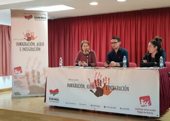 Marina  Albiol critica la hipocresía del PSOE al apoyar los visados humanitarios y promover al tiempo normas que condicionan su expedición a las deportaciones