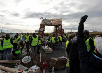 Gobierno de Francia suspende por seis meses alza al gas