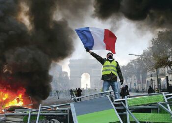 Francia: Macron y los «chalecos amarillos»