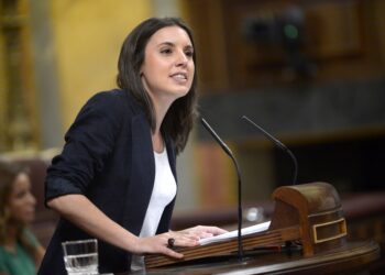 Irene Montero: “El pacto constitucional está roto y hay que reconstruirlo”