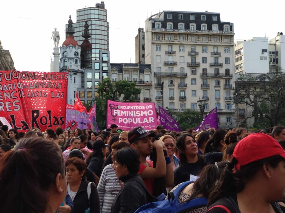 Manifestaciones multitudinarias en Argentina ante la sentencia del crimen de Lucía Pérez