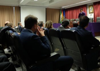 Decenas de universitarios denuncian con UNI Laica las misas en honor de la Inmaculada de las Facultades de Farmacia de Sevilla y Granada