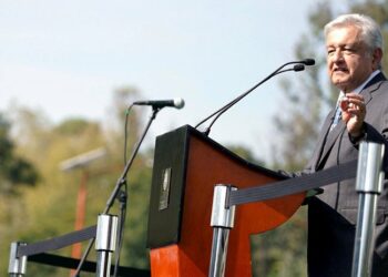 López Obrador asume el gobierno de México