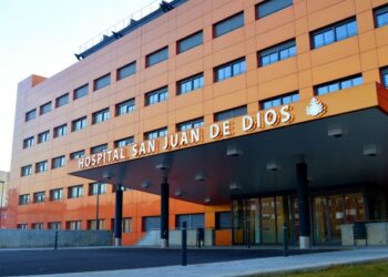 Izquierda Unida denuncia las nuevas fórmulas de privatización de la sanidad pública en León