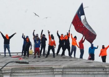 Valparaíso en pie de guerra: Las claves de la lucha que paraliza al puerto de Chile