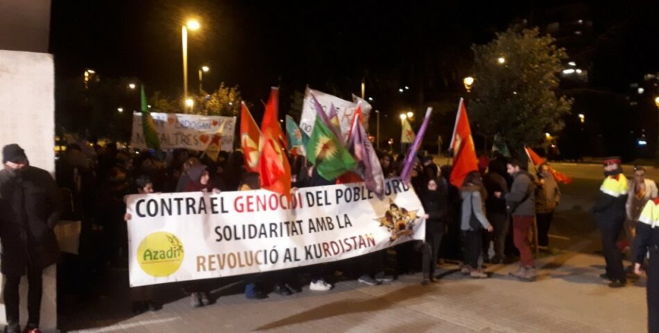 En Barcelona se manifestaron por el #RiseUp4Rojava