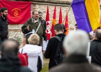 PCE Y UJCE colocan una placa homenaje a sus militantes fusilados en Guadalajara