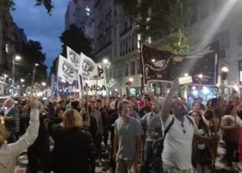 Argentina. Masiva Marcha de las Antorchas contra el tarifazo y el gobierno macrista