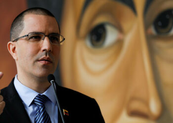 Canciller venezolano: «Mantenemos una comunicación constante con la oposición»