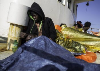 Seis personas murieron cada día tratando de cruzar el Mediterráneo en 2018, según un informe de ACNUR