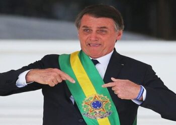 Bolsonaro baja el salario mínimo en Brasil, entre otras medidas