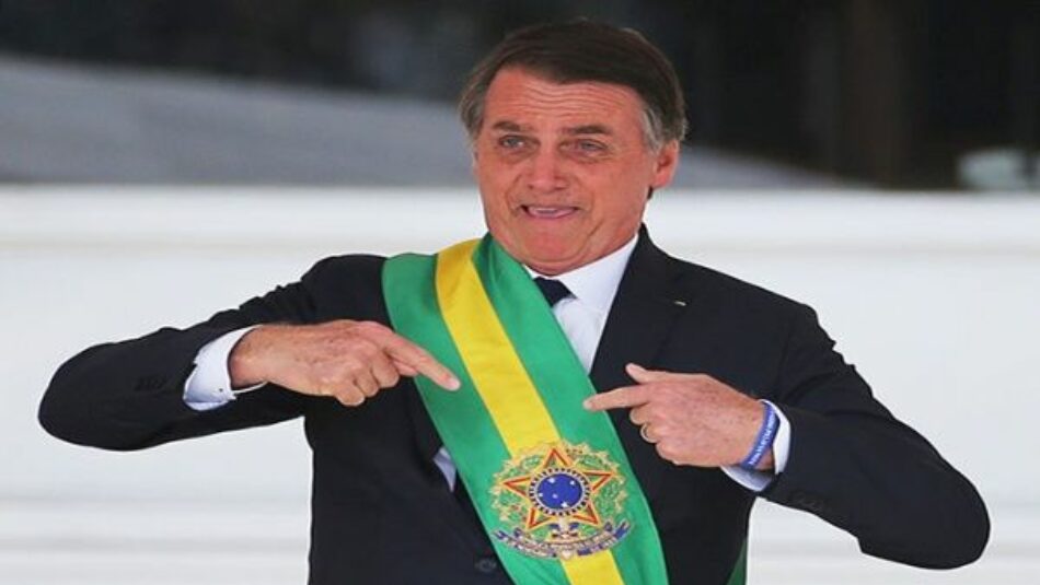 Bolsonaro baja el salario mínimo en Brasil, entre otras medidas