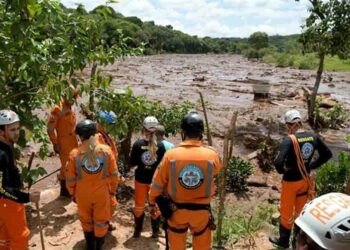 Tras desastre gobierno ordena fiscalizar represas mineras en Brasil