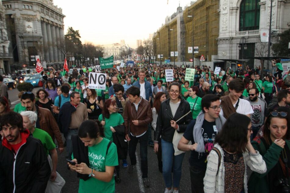 El Gobierno se lava las manos y dice a IU que revertir los recortes del personal docente que impuso el Gobierno del PP es competencia de las comunidades