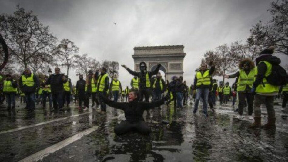 Francia: Chalecos Amarillos se autoproclaman presidentes y dan una semana a Macron para convocar a elecciones