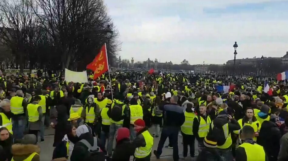 Los chalecos amarillos marchan por décimo fin de semana en Francia