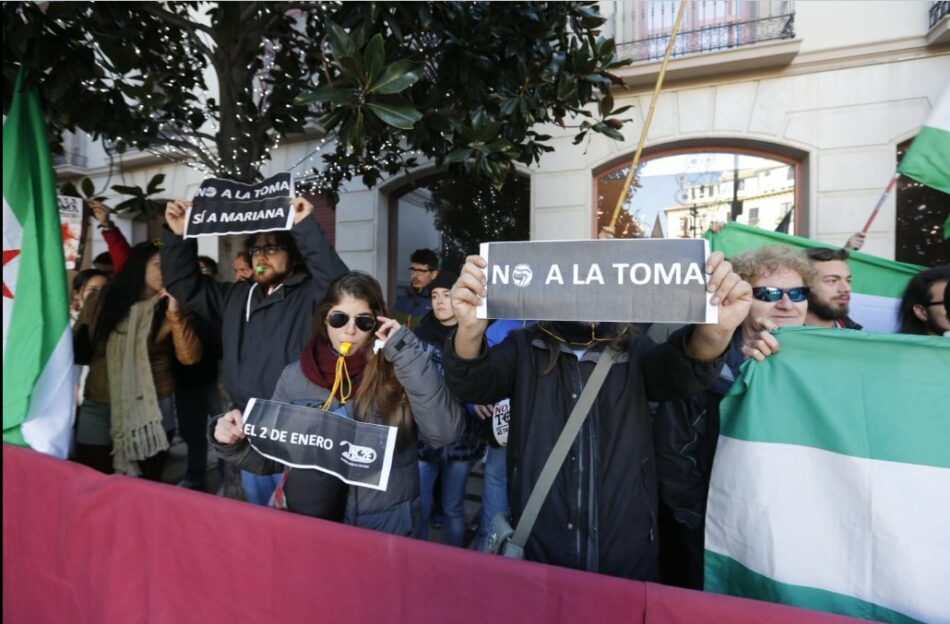 Podemos pide explicaciones en el Senado por la retirada de banderas andaluzas durante el día de la toma de Granada