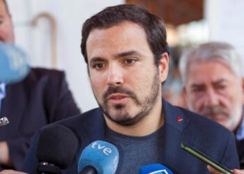 Garzón registra que De la Vega explique en el Congreso sus maniobras para aligerar desde la vicepresidencia del Gobierno del PSOE los problemas judiciales de Botín