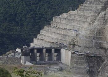 ¿A quién beneficia la represa de Hidroituango en Colombia?