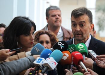 Antonio Maíllo: «Son un gobierno para los ricos y para el desmontaje de la sanidad y la educación públicas»