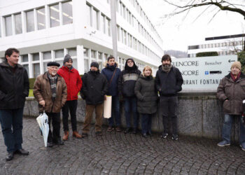 Los trabajadores de Asturiana de Zinc arrancan una promesa de diálogo a la multinacional Glencore en Suiza