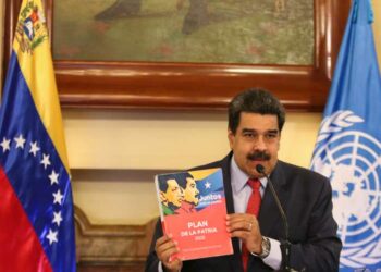 Presidente de Venezuela presenta Plan de la Patria ante Constituyente