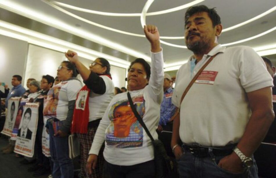 México. Ayotzinapa: crean fiscalía especial / AMLO ofrece protección a quienes ayuden en el caso