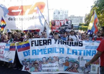 Argentina: Más de 5000 manifestantes repudiaron frente a la embajada de EE.UU su brutal injerencia en Venezuela