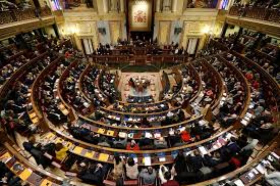 Prohibido leer en la tribuna del Congreso de los Diputados