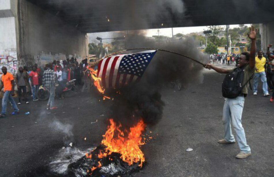 Haití: Manifestantes haitianos queman banderas de EE.UU. y piden ayuda a Rusia y China