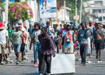 Haití: siguen las protestas y apedrean residencia del presidente Moise