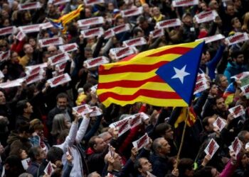 Sondeo revela que independentistas suman apoyo en Catalunya