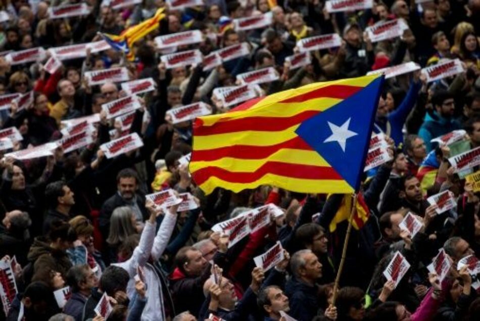 Sondeo revela que independentistas suman apoyo en Catalunya