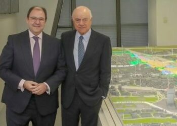 IU plantea a Ábalos si 25 años de secretismo del contrato con el BBVA en la ‘Operación Chamartín’ tiene que ver con la reducción de 3.000 a 980 millones de euros del beneficio público