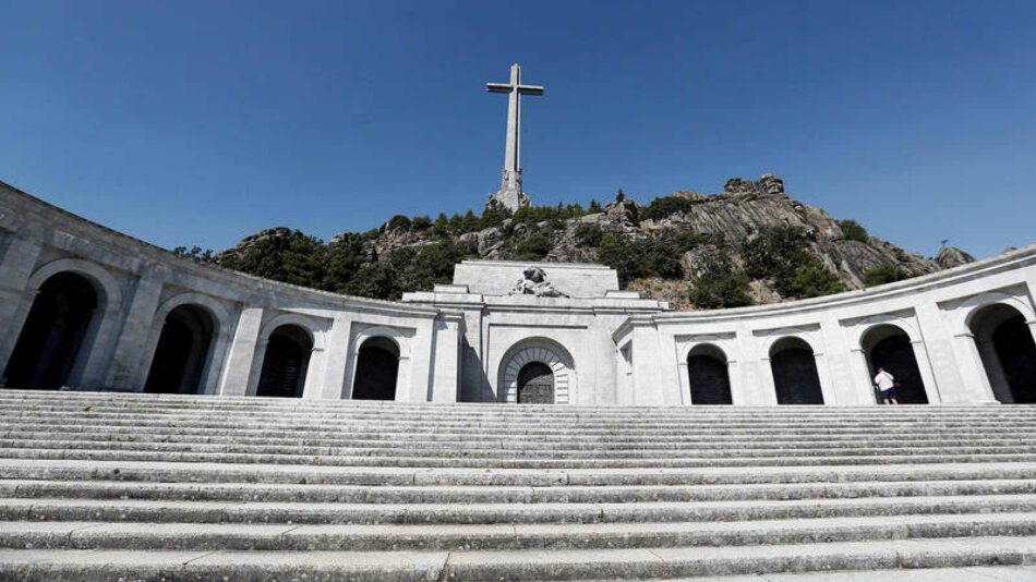 La ARMH pide al gobierno que el traslado de los restos de Franco se haga con luz y taquígrafos