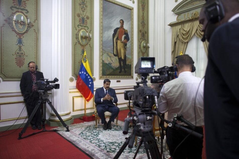 Nicolás Maduro revela reunión de su canciller con Elliot Abrams