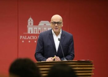 Gobierno de Venezuela desmonta operaciones de bandera falsa