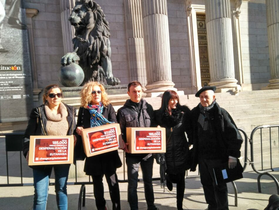 Este domingo, la Marea Blanca denunciará en papel de PP y Cs en el deterioro de la sanidad pública madrileña