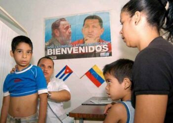 Labor de médicos cubanos en el guion de agresiones contra Venezuela
