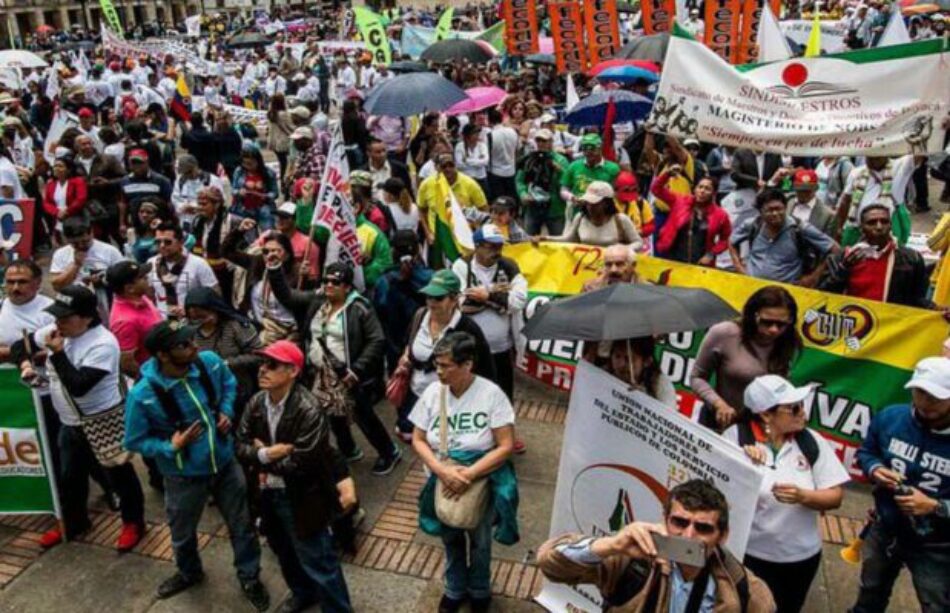 Profesores en Colombia toman las calles