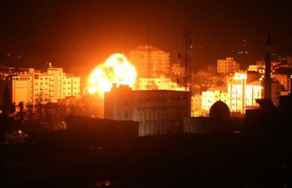 Después que Israel bombardeó brutalmente en toda Gaza, fuentes palestinas anunciaron un alto el fuego pactado