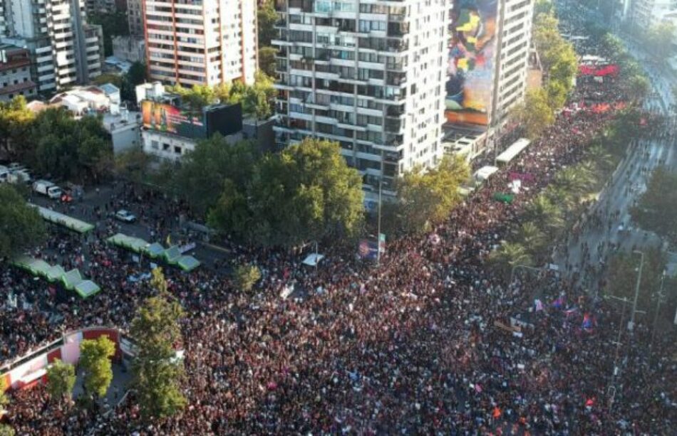 El 8M en el mundo: Santiago de Chile, más de 400 mil personas participan en la marcha