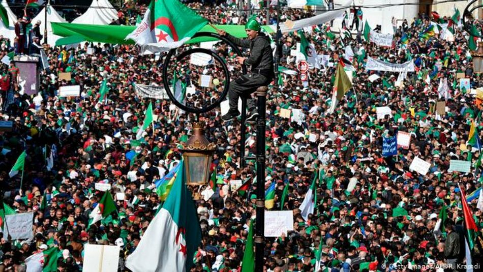 Continúan las movilizaciones en Argelia contra el presidente Buteflika
