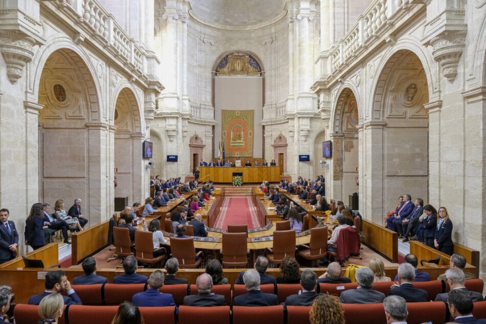 Adelante Andalucía emplaza al Gobierno a erradicar los sobresueldos además de los aforamientos